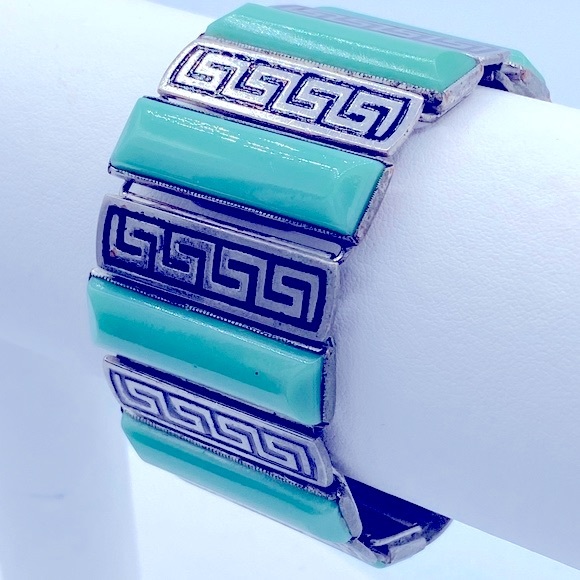 Unique Vintage Jewelry - Vintage Art Deco Geometric Shape Silver And Green Glass Stones Linked Bracelet